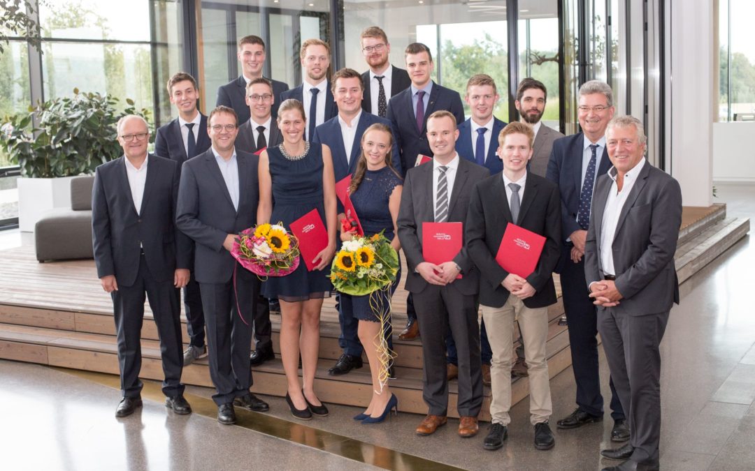 Berufsakademie Melle verabschiedet 14 Absolventen.